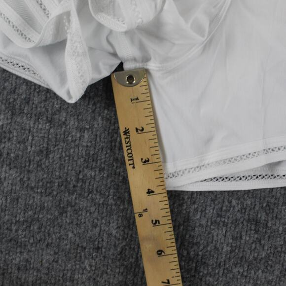 Lululemon Shorts Women 6 Hotty Hot High Rise Lined 4 Lace Trim Running Athletic - Picture 14 of 16